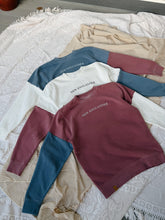Load image into Gallery viewer, New Englander Varsity Crew